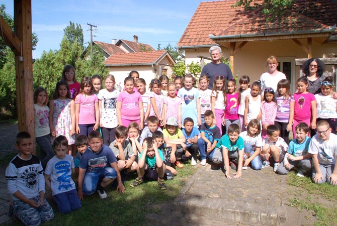 Másodikosok_a_gion_emlekhazban
